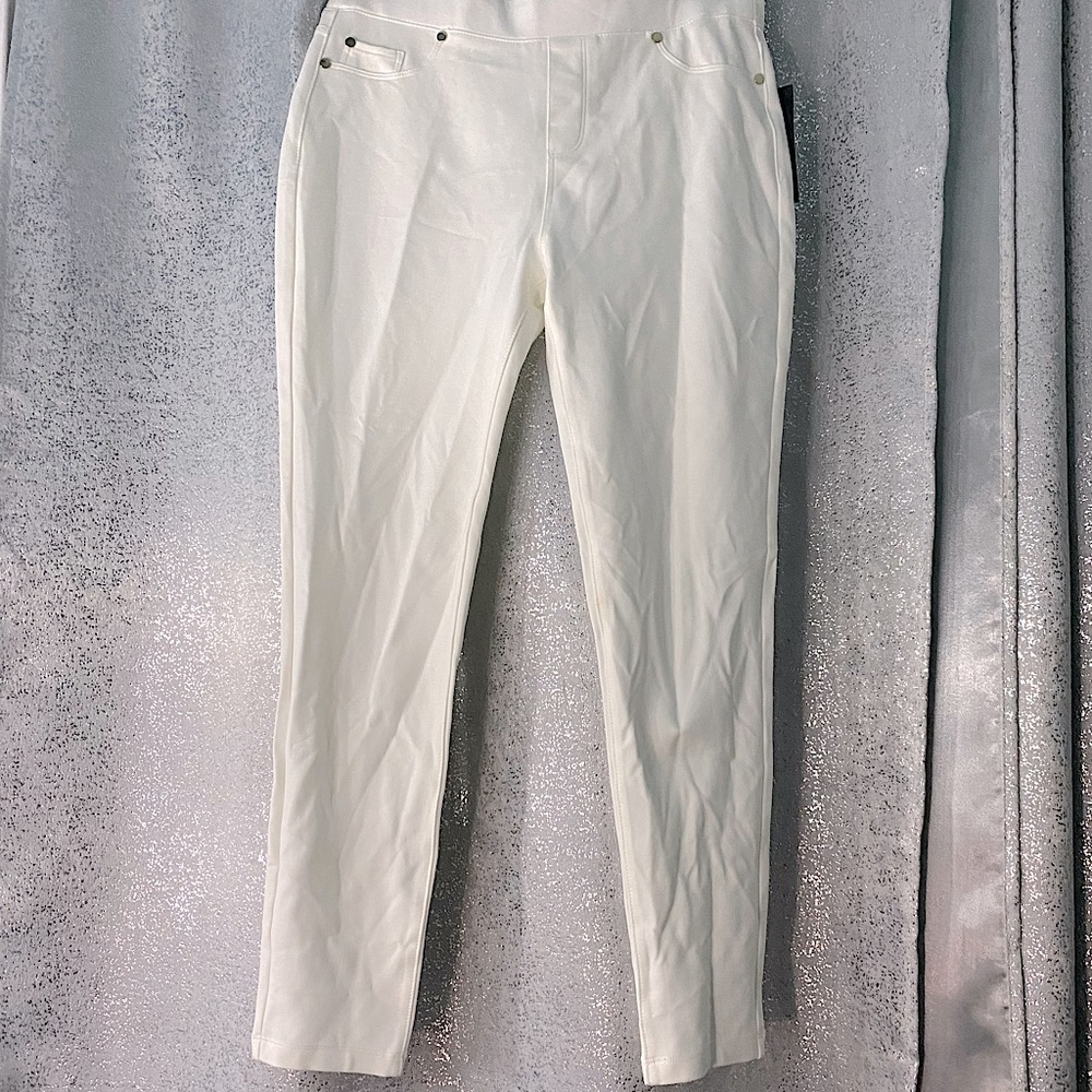 ✨NEW✨ White Jegging